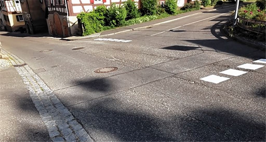Haltelinien sollen für Sicherheit sorgen. Aber noch fehlen einige Markierungen. Foto:privat