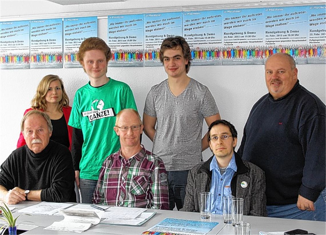 Halten fest an ihrer Initiative gegen Rechts:Wolfgang Schulz, Kathrin Lechler, Johannes West, Rüdiger Jungkind, Kai Hoffmann, Christoph Weißenbacher und Ralf Fuhrmann (v. li.).