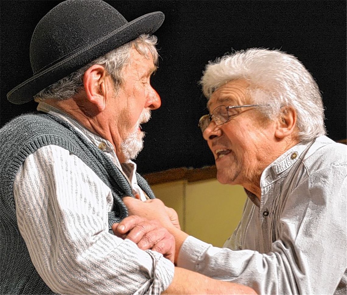 Schauspieltruppe strapaziert die Lachmuskeln Schauspieltruppe strapaziert die Lachmuskeln