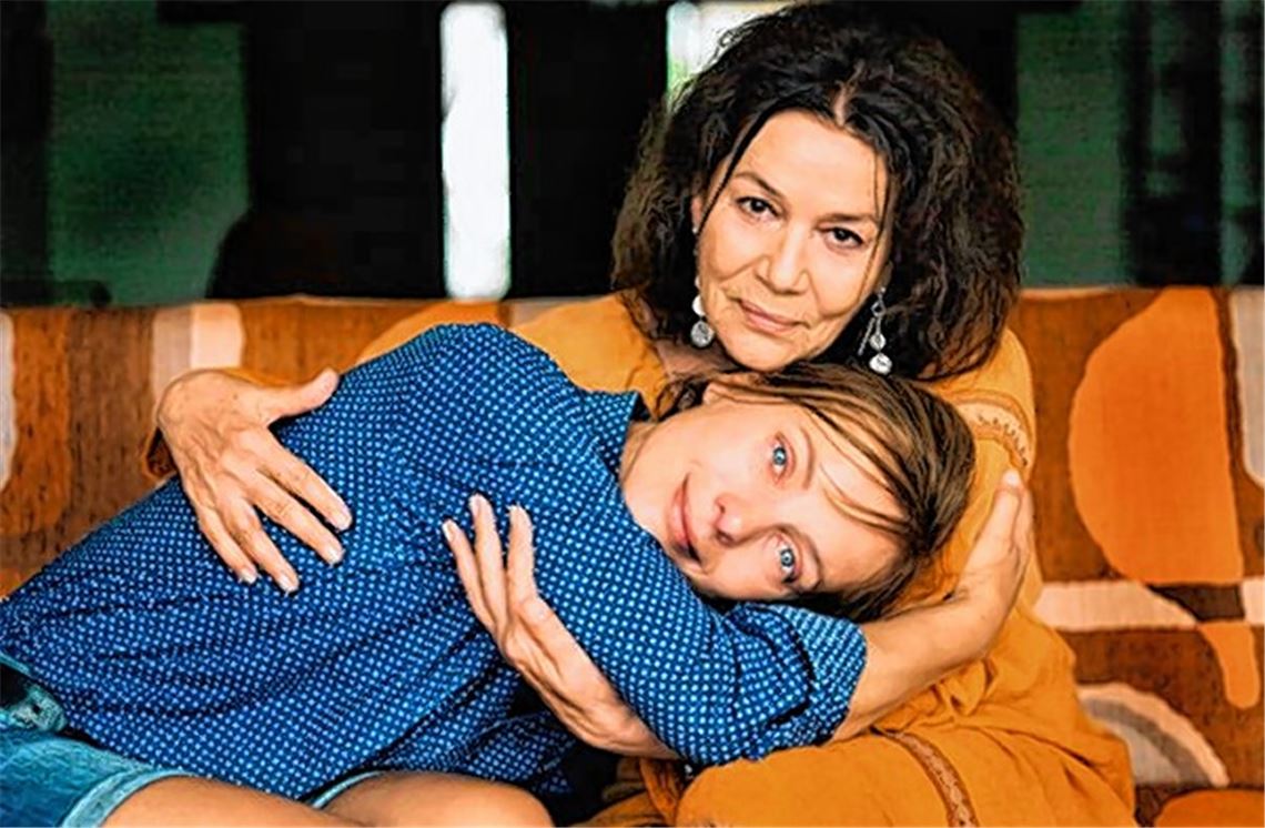 Hannelore Elsner und Nadja Uhl.