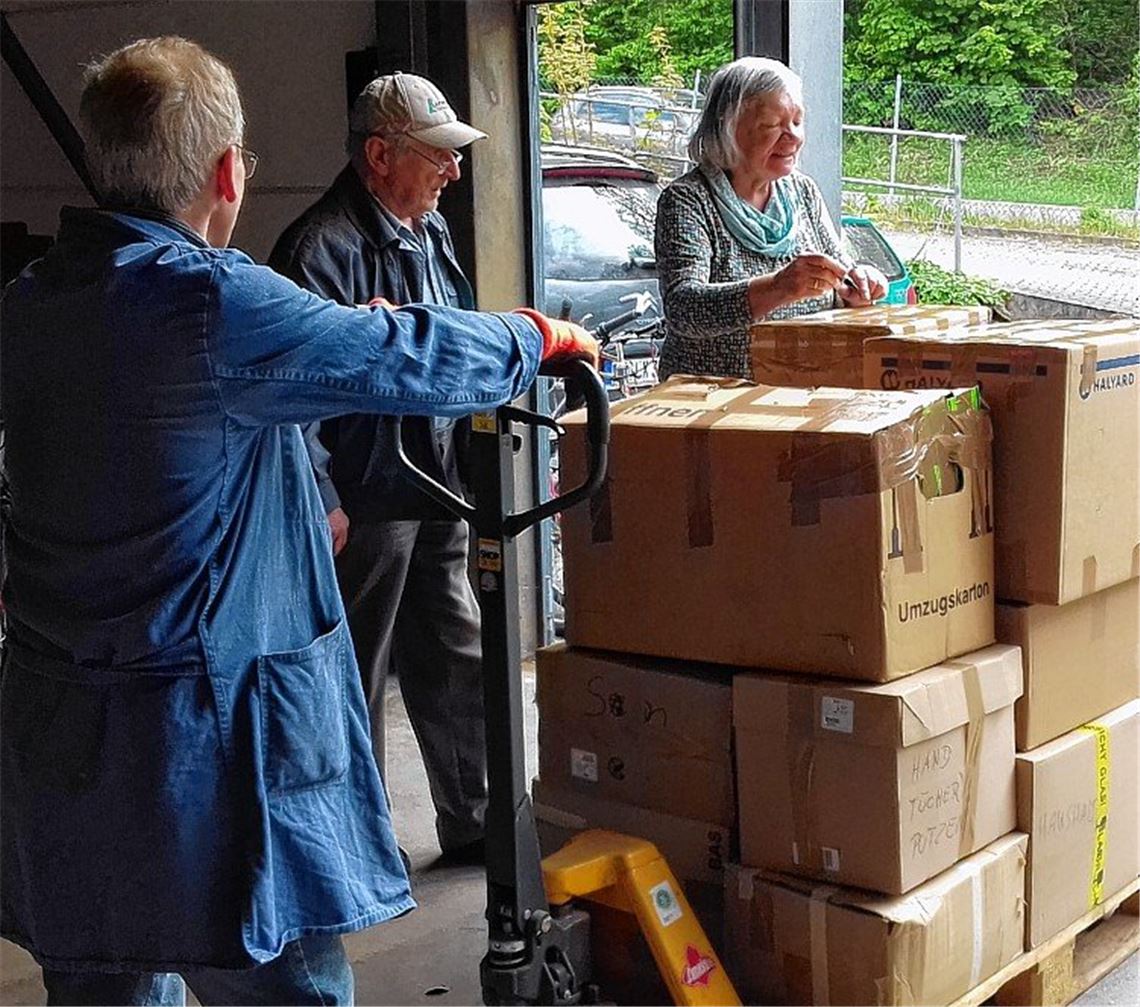 Hilfe für Litauen: Spenden stapeln sich Spenden stapeln sich
