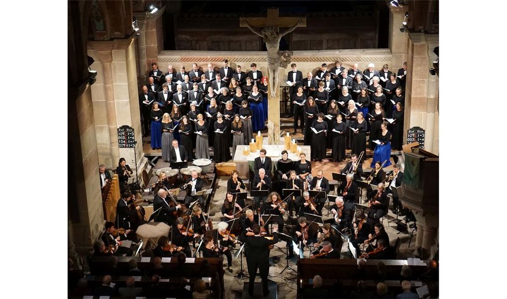 Hannoversche Hofkapelle und Maulbronner Kammerchor überzeugen gemeinsam mit den Solisten beim Saisonabschluss in der Klosterkirche. Foto: Bastian