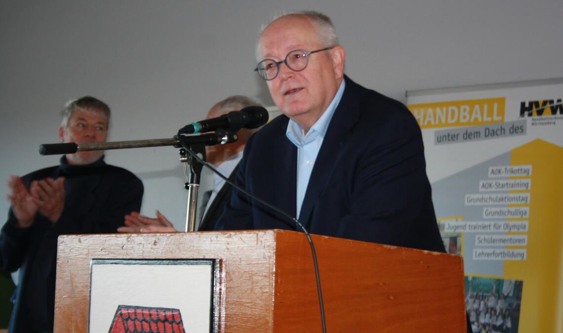 Hans Artschwager bei der Versammlung in Hildrizhausen.