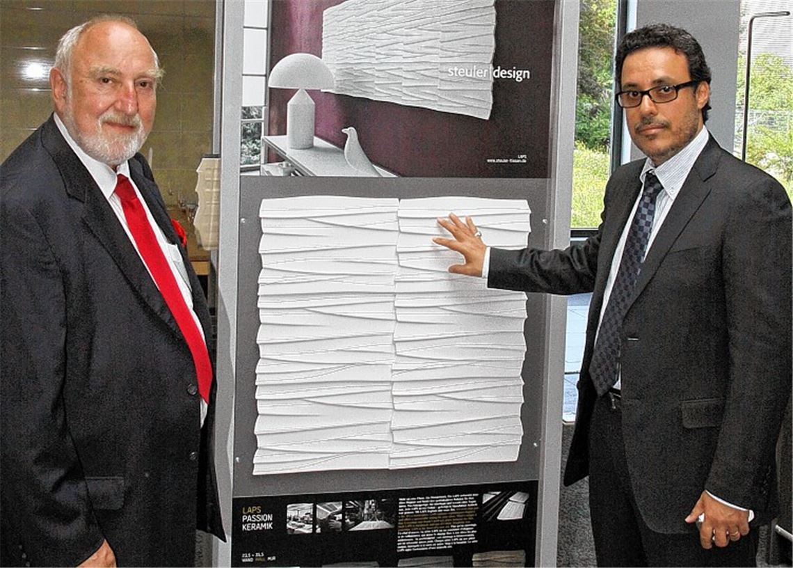 Hans-Joachim Wolf (li.) und Adel Al Hosani wünschen sich, dass die Kontakte zwischen Unternehmen in Deutschland und den Vereinigten Arabischen Emiraten intensiver werden. Deshalb steht unter anderem Steuler auf dem Besuchsprogramm des Investmentbankers. Foto; Goertz