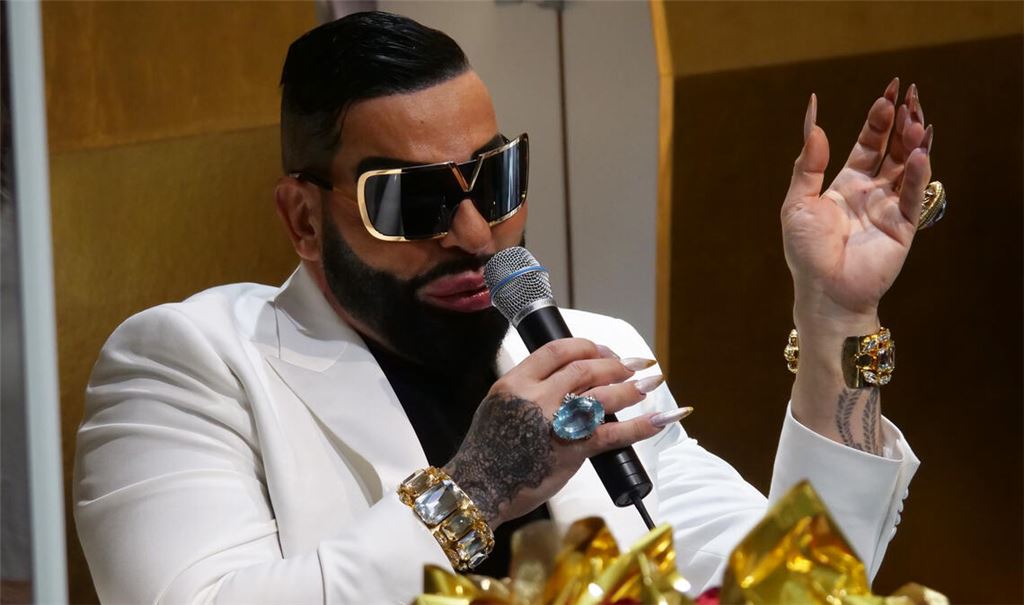 Harald Glööckler stellt am Samstag sein aktuelles Buch in den Schmuckwelten Pforzheim vor. Fotos: Friedrich