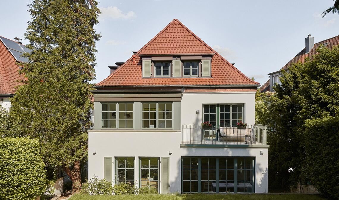 Harmonische Farbgebung: Umbau und Ertüchtigung eines Stuttgarter Kaffeemühlen-Hauses. Architekt: Simon Fehrle.