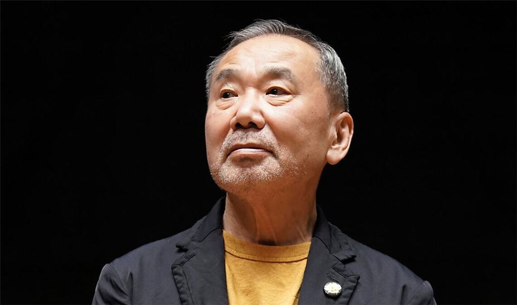 Haruki Murakami ist für seine märchenhaften und surrealen Romane bekannt.