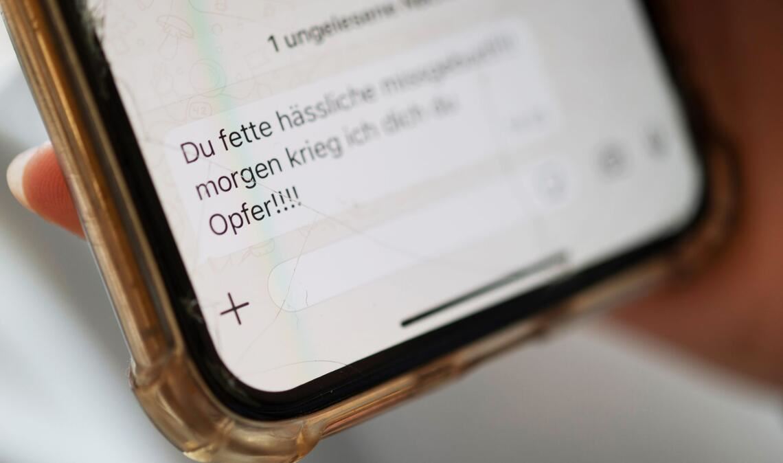 Hassbotschaften und Demütigungen können für die Betroffenen massive Folgen haben. (Symbolbild)