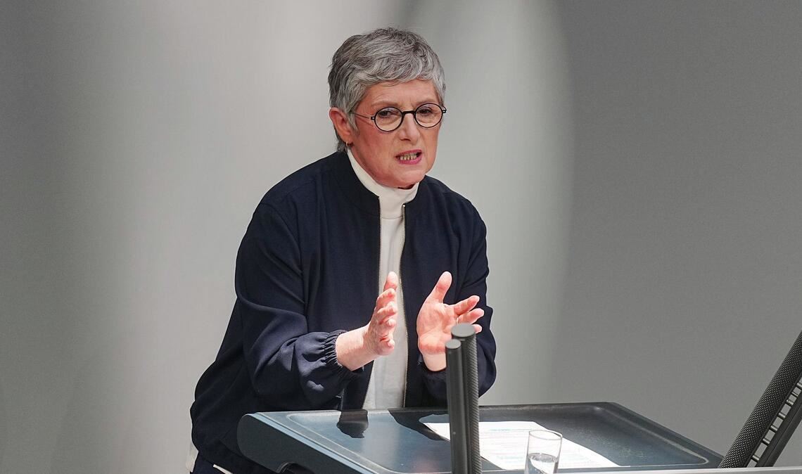Haßelmann fordert von der Regierung mehr Respekt für die Bürger.