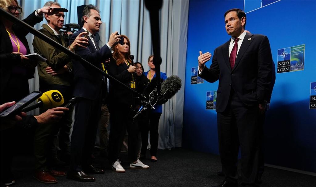 Hat bei seinen Nato-Verbündeten um Unterstützung für einen "Plan B" zur Öffnung der Straße von Hormus geworben - US-Außenminister Marco Rubio.