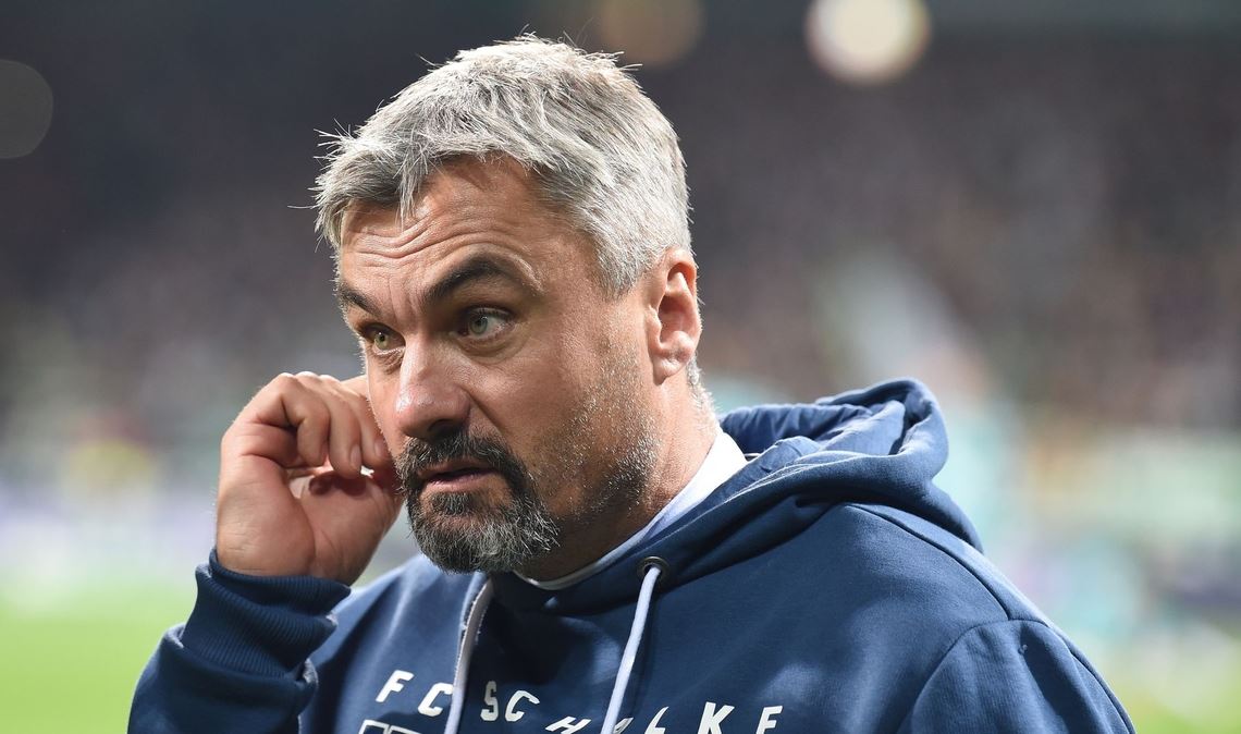 Hat einen schwierigen Auftrag: Schalke Trainer Thomas Reis.