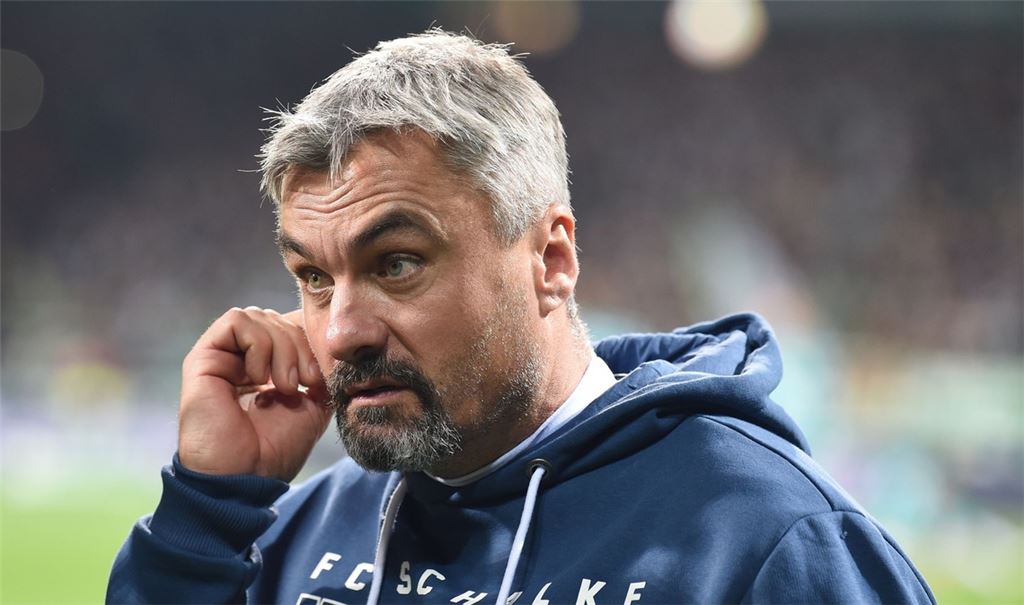 Hat einen schwierigen Auftrag: Schalke Trainer Thomas Reis.