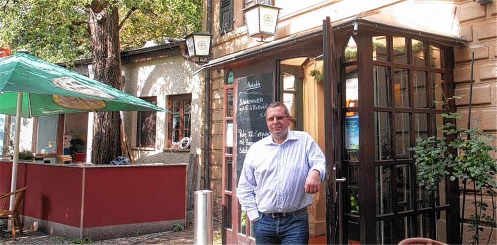 Hat in der kalten Jahreszeit nur noch donnerstags, freitags und samstags geöffnet: Bernd Huber, Wirt der Gaststätte „Kloine Kelter“ in der Mühlacker Stadtmitte.