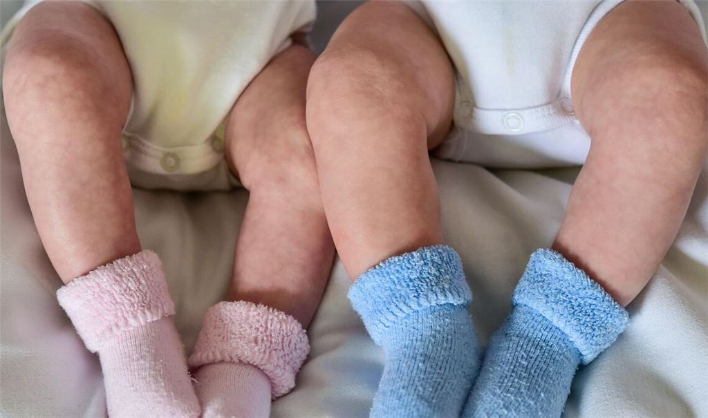 Hauptsache gesund, das allein reicht vielen Eltern heute nicht mehr. (Symbolbild)