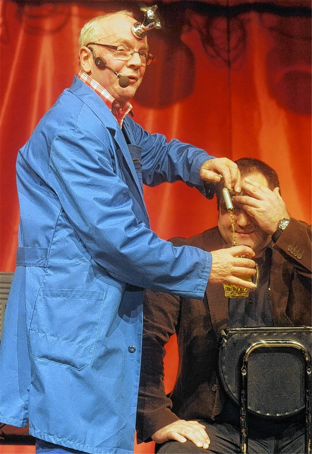 Tricks der Magier verblüffen Publikum