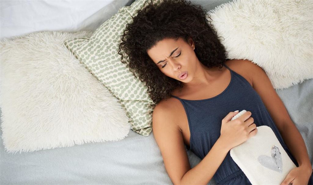 Heftige Bauchschmerzen, Übelkeit, Krämpfe – viele Frauen mit Endometriose wurden lange nicht richtig diagnostiziert.