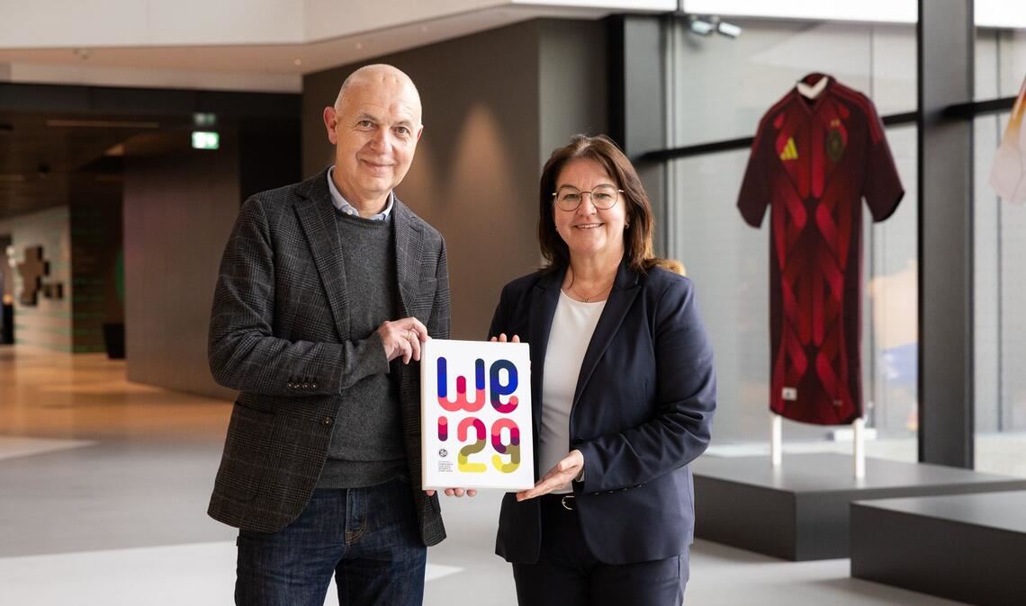 DFB bestätigt: Neuer Generalsekretär, neue Vizepräsidentin Heike Ullrich soll beim DFB den Frauen- und Mädchenbereich übernehmen.