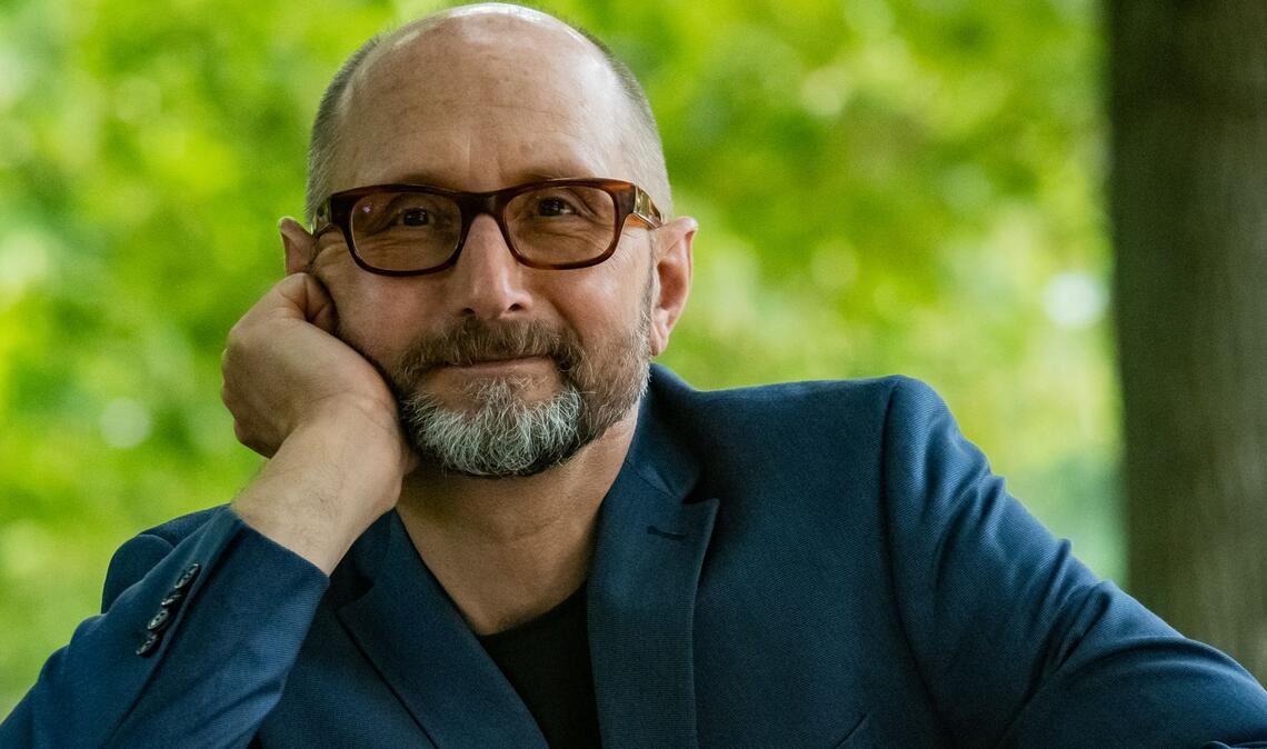 Heinrich Steinfest denkt sich hauptberuflich abgründige Plots aus und garniert sie mit Poesie.