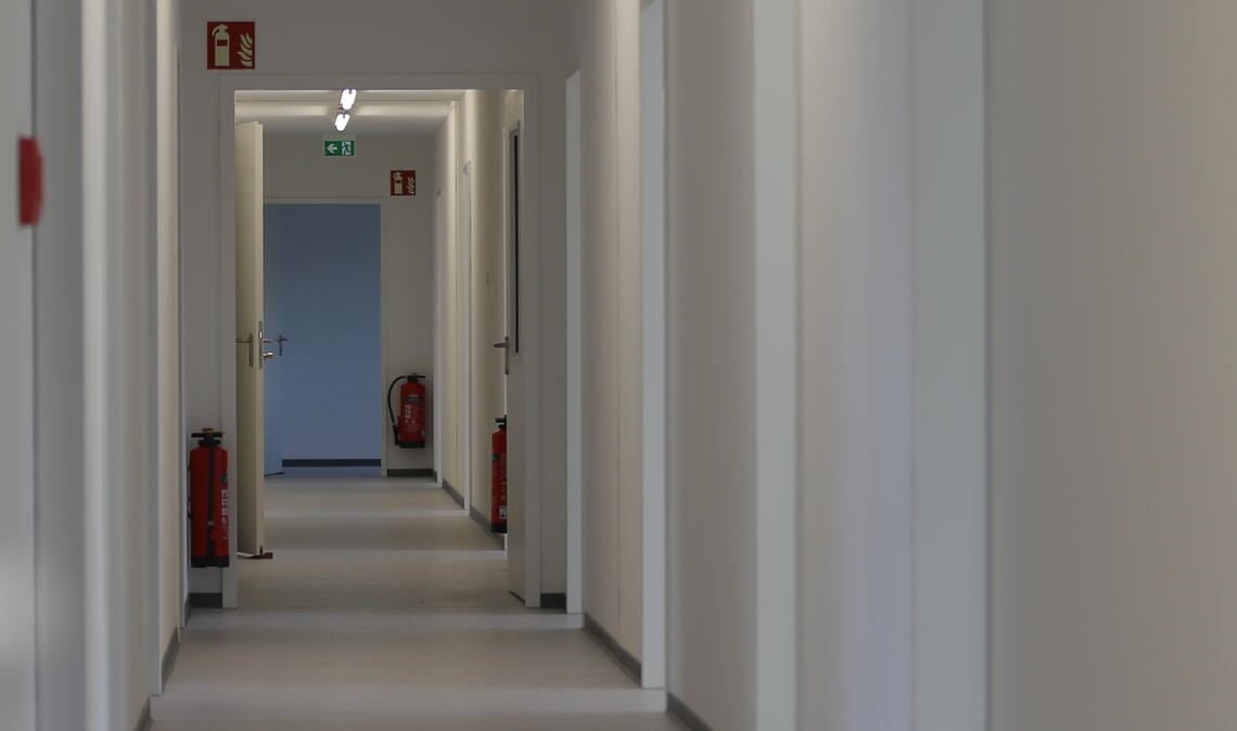 Heißes Thema in Mühlacker: Die Unterbringung Geflüchteter. In einem Antrag fordern die Freien Wähler monatliche Informationen – ein Monitoring – über die Zahl der Flüchtlinge und den Stand der Dinge bei deren Unterbringung. Symbolfoto: Archiv