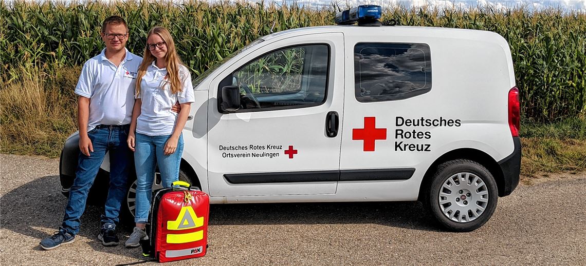 Helfer in der Not: Tobias Wichmann und Luisa Wüst vom DRK-Ortsverein Neulingen.privat