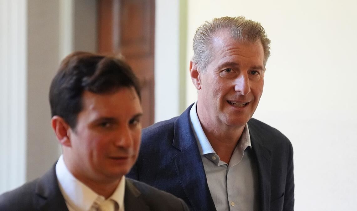 Ex-Mann macht Christina Block im Prozess viele Vorwürfe Hensel berichtete (r.) im Gericht über den jahrelangen Sorgerechtsstreit mit seiner Ex-Frau.