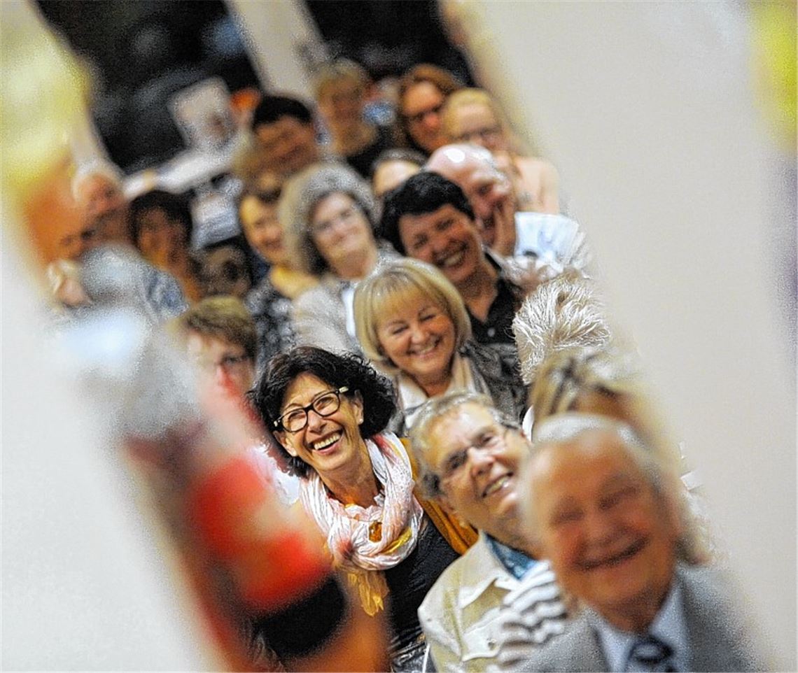 Hera Lind sorgt für lachende Gesichter: Obwohl Mühlacker für die Autorin noch Neuland ist, trifft sie den Nerv ihrer – wie immer – überwiegend weiblichen Zuhörer.