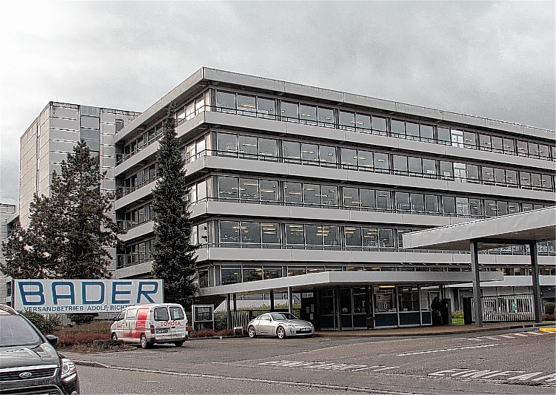 Heute und morgen: das Bader-Logistikzentrum im Brötzinger Tal in Pforzheim – und der favorisierte Standort für einen Neubau auf Wiernsheimer Gemarkung.