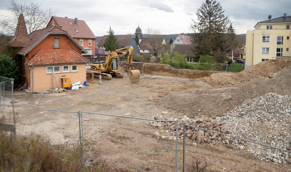 Hier sollen in vier Mehrfamilienhäuser 30 Wohnungen entstehen. Foto: Fotomoment
