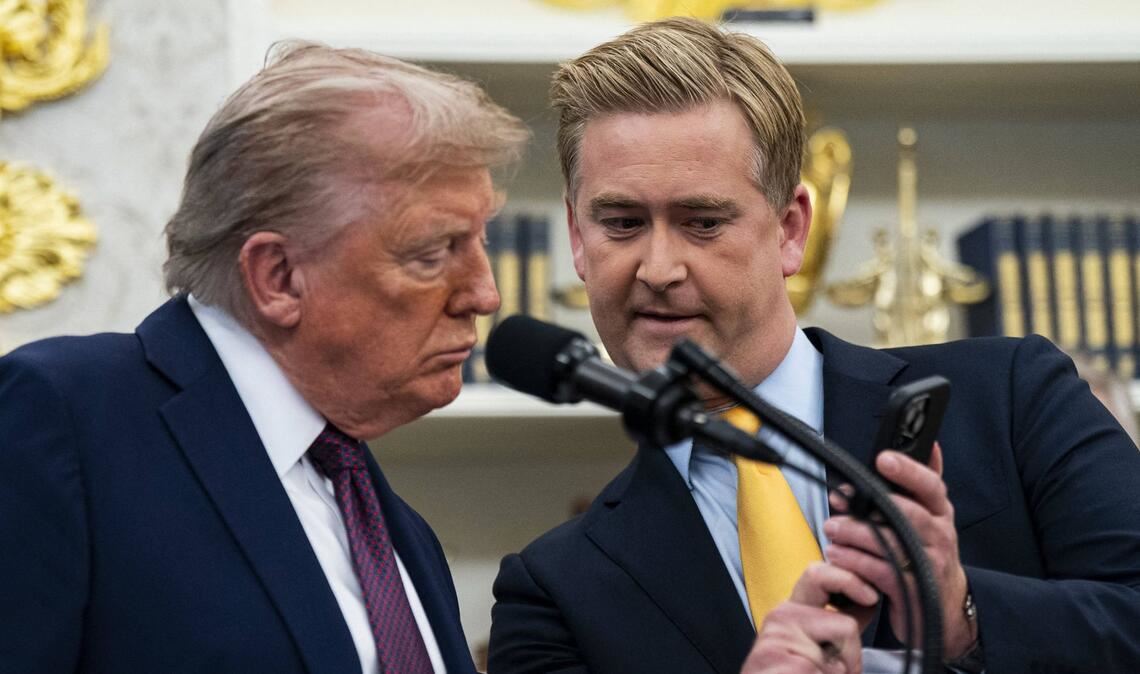 Hier steht, Sie seien tot: Peter Doocy, Reporter von Fox News, konfrontierte US-Präsident Trump mit den Gerüchten zu seinem Tod.