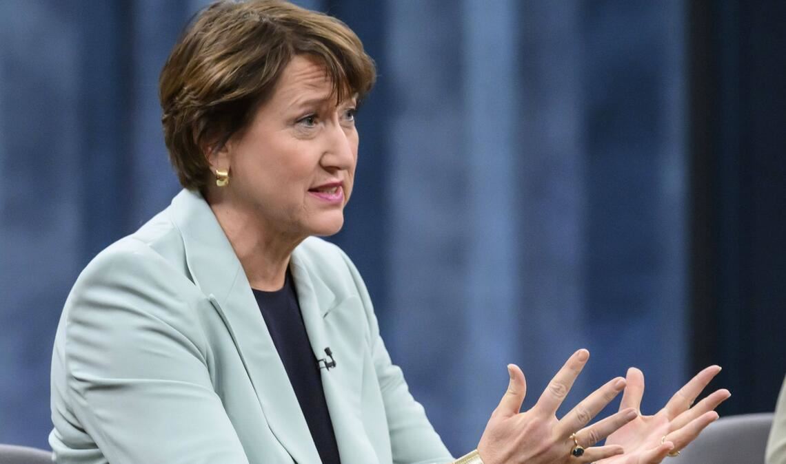 Hildegard Müller, hier bei einem Auftritt in der ARD-Sendung von Caren Miosga, war für eine Gastrede bei Dekra in Stuttgart.