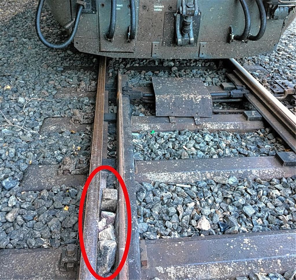 Weiche blockiert: Zug muss jäh stoppen