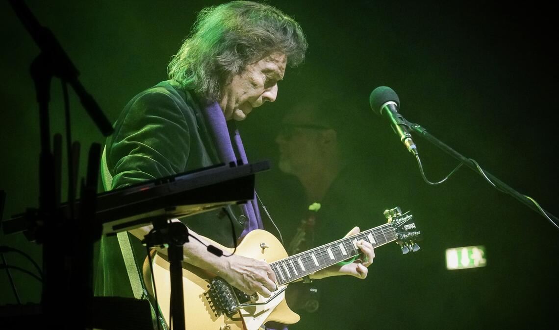 Hingebungsvoll: Steve Hackett in Stuttgart