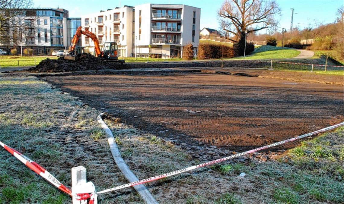 Hinter dem DRK-Seniorenheim in Mühlacker können künftig Schlittschuhläufer ihre Runden drehen. Foto: Stahlfeld