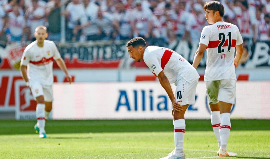 Hiroki Ito, Tiago Tomas und Waldemar Anton (von rechts): Nach der verpassten direkten Rettung gegen die TSG Hoffenheim müssen die VfB-Profis den Fokus auf der HSV richten.