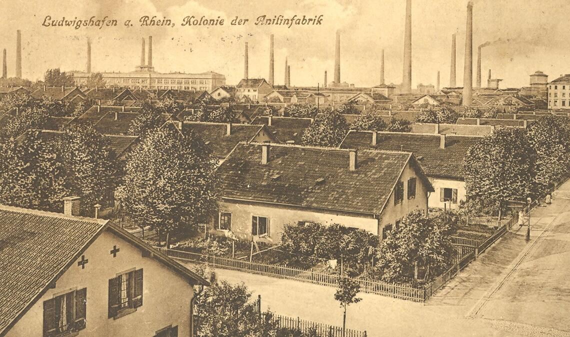 Historische Aufnahme von BASF-Werkswohnungen in Ludwigshafen: Der Konzern will nun 4.400 Wohnungen verkaufen.