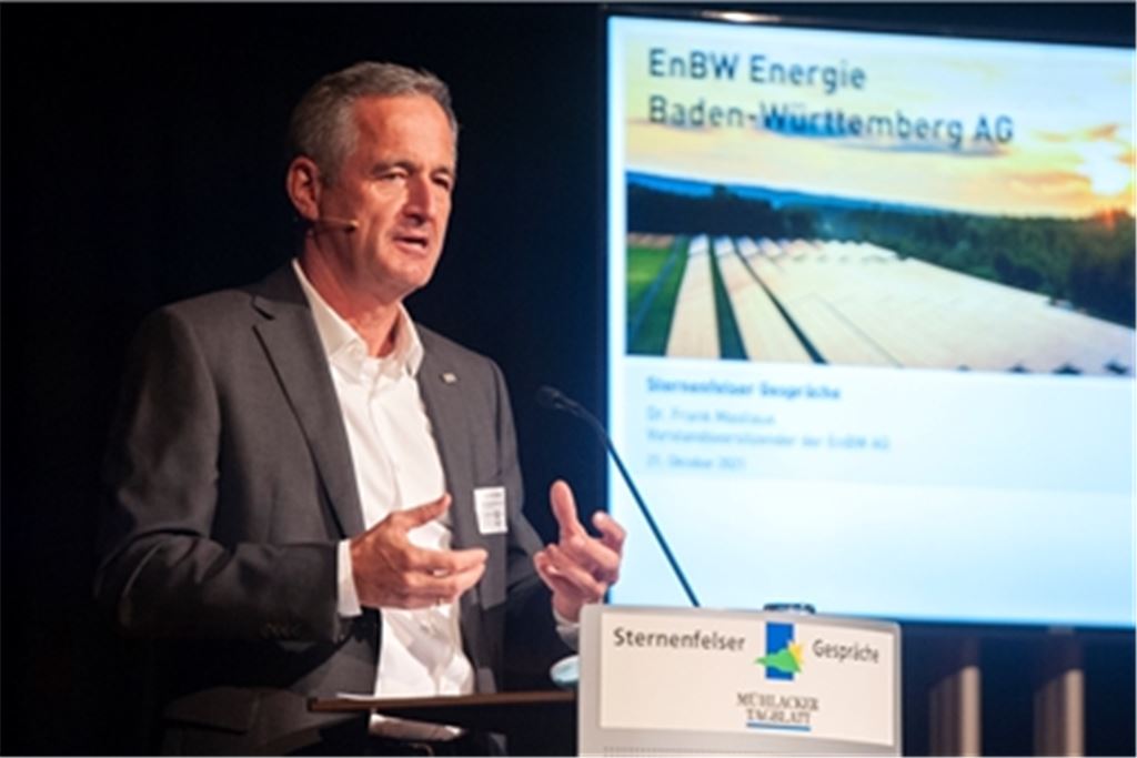 Hochkarätiger Gast der „Sternenfelser Gespräche“, die gemeinsam von der Gemeinde Sternenfels und dem Mühlacker Tagblatt veranstaltet werden, ist Dr. Frank Mastiaux, Vorstandsvorsitzender des Energiekonzerts EnBW. Fotos: Fotomoment