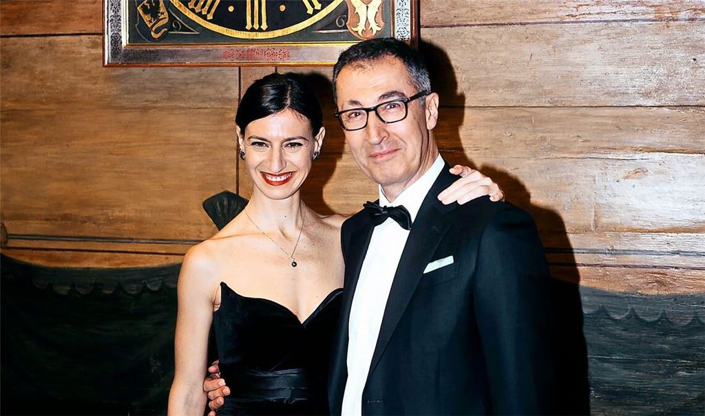 Hochzeit ganz in Schwarz: Cem Özdemir mit seiner Frau Flavia Zaka.