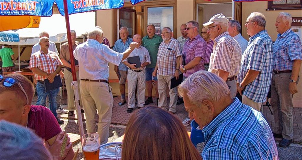 Sänger-Hocketse passt perfekt in die Sommerzeit