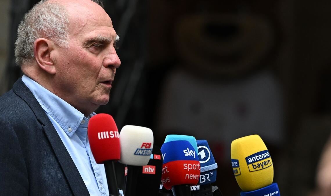Hoeneß wundert sich über die Kommunikation über das WM-Tor.