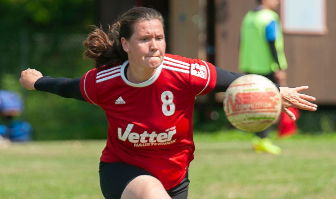TSV Ötisheim hat letzte Hoffnung im Abstiegskampf Hoffen auf Schützenhilfe: Marie-Therese Rothmaier und der TSV. Foto: Fotomoment