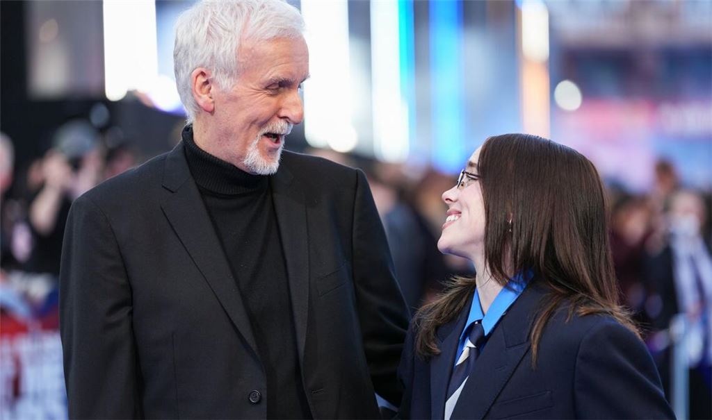Hollywood-Regisseur James Cameron und Pop-Superstar Billie Eilish verstehen sich prächtig.