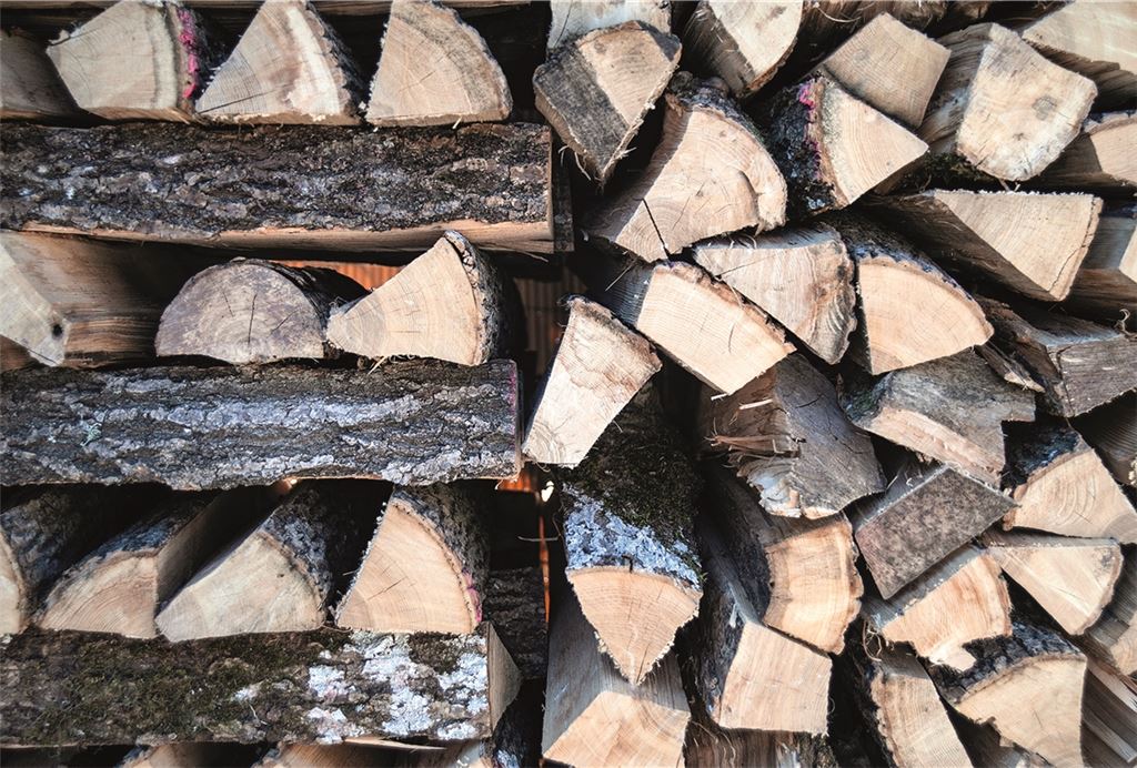 Holz: Begehrt, aber deutlich teurer und vermehrt für Diebe attraktiv. Akteure wie ForstBW wollen dieser Gefahr vorbeugen.Foto: Archiv (vh)