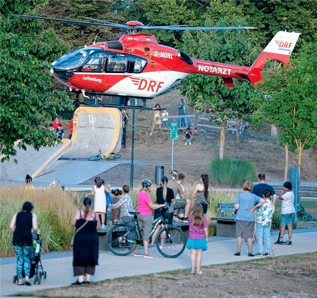 Hubschrauber im Einsatz. Foto: Fotomoment