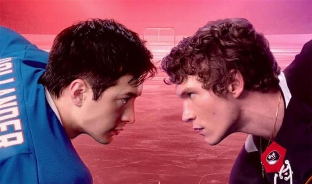 Hudson Williams als Shane Hollander (links) und Connor Storrie als Ilya Rozanov in „Heated Rivalry“