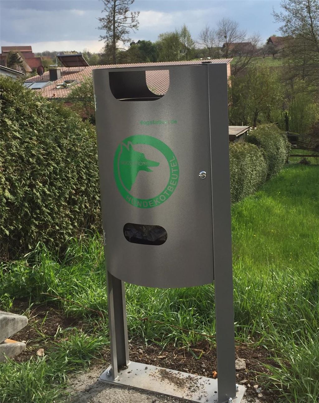 Hunde-WC-Station am Weg ins Scherbentalbachtal.
