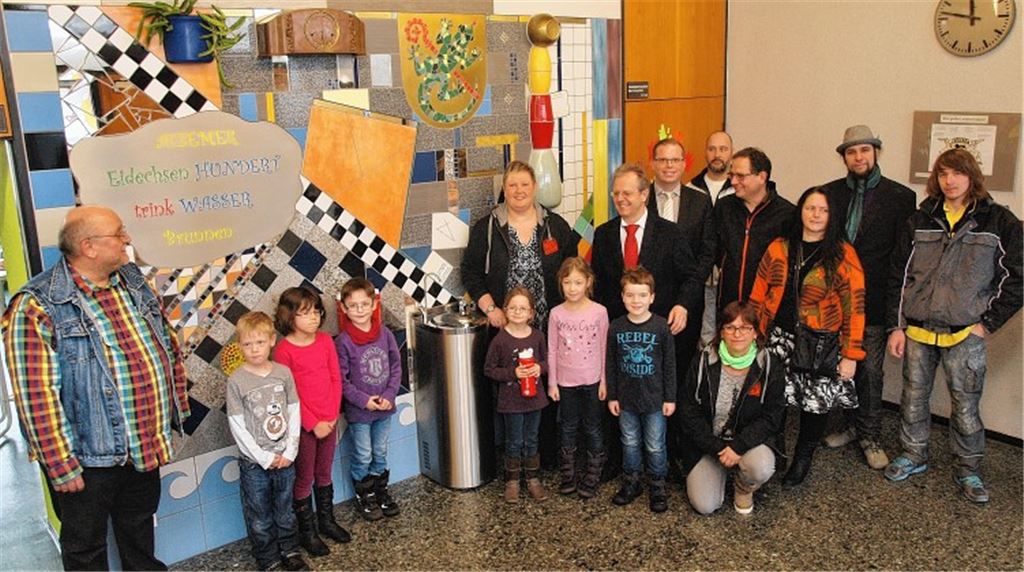 Trinkwasserbrunnen erfrischt Ötisheimer Schüler
