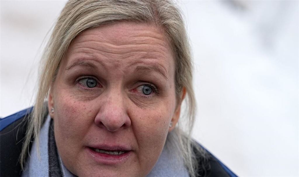 IOC-Präsidentin Kirsty Coventry zeigte sich nach dem Ausschluss des Ukrainers Heraskewytsch emotional.