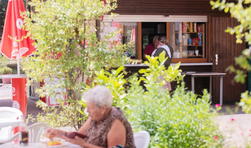 Idylle am Tiefen See: Was man hier nicht sieht, sind die Baustellen, die es am Kiosk gibt. Der Gemeinderat drängt nicht grundlos auf einen Neubau Fotos: Fotomoment