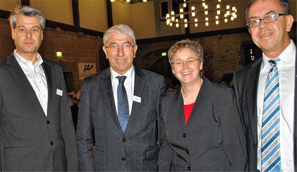 IfSG-Geschäftsführer Martin Ehlers begrüßt den IfSG-Vorsitzenden Erich Hägele, Ministerialdirigentin Sabine Frömke und den DAGS-Vorsitzenden Stefan Grus (v.li.)  Foto: Stahlfeld