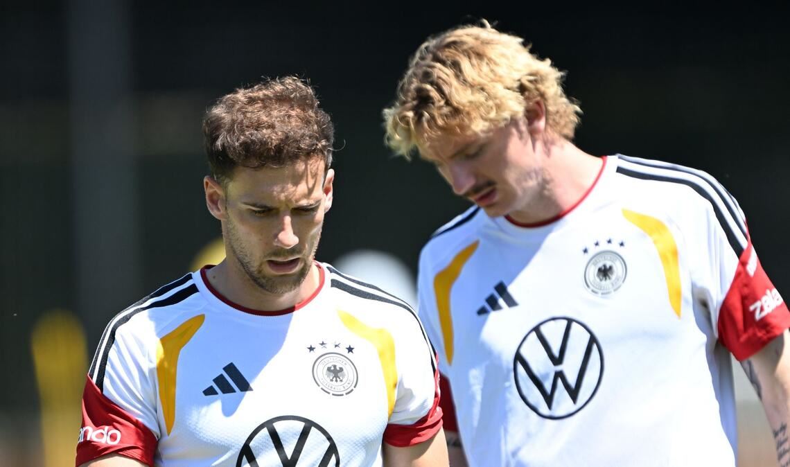Ihr Turnier ist es noch nicht: Null-Minuten-Stürmer Nick Woltemade (r) und 25-Minuten-Mann Leon Goretzka hoffen auf Einsatzzeiten gegen Ecuador.